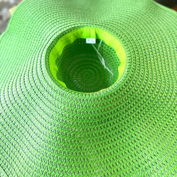 Green sun hat - Picture 4 of 4